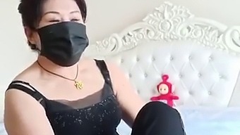 Older Asian Lady Seeks Sexual Encounter