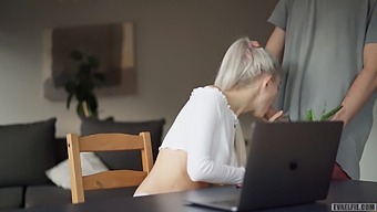 Eva Elfie'S Zoom Sex Session: A Wild Ride With A Creampie And Oral